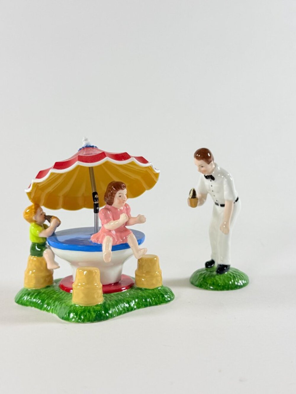 Vintage 2002 Dept 56 Snow Village Ice Cream For Everyone 55196